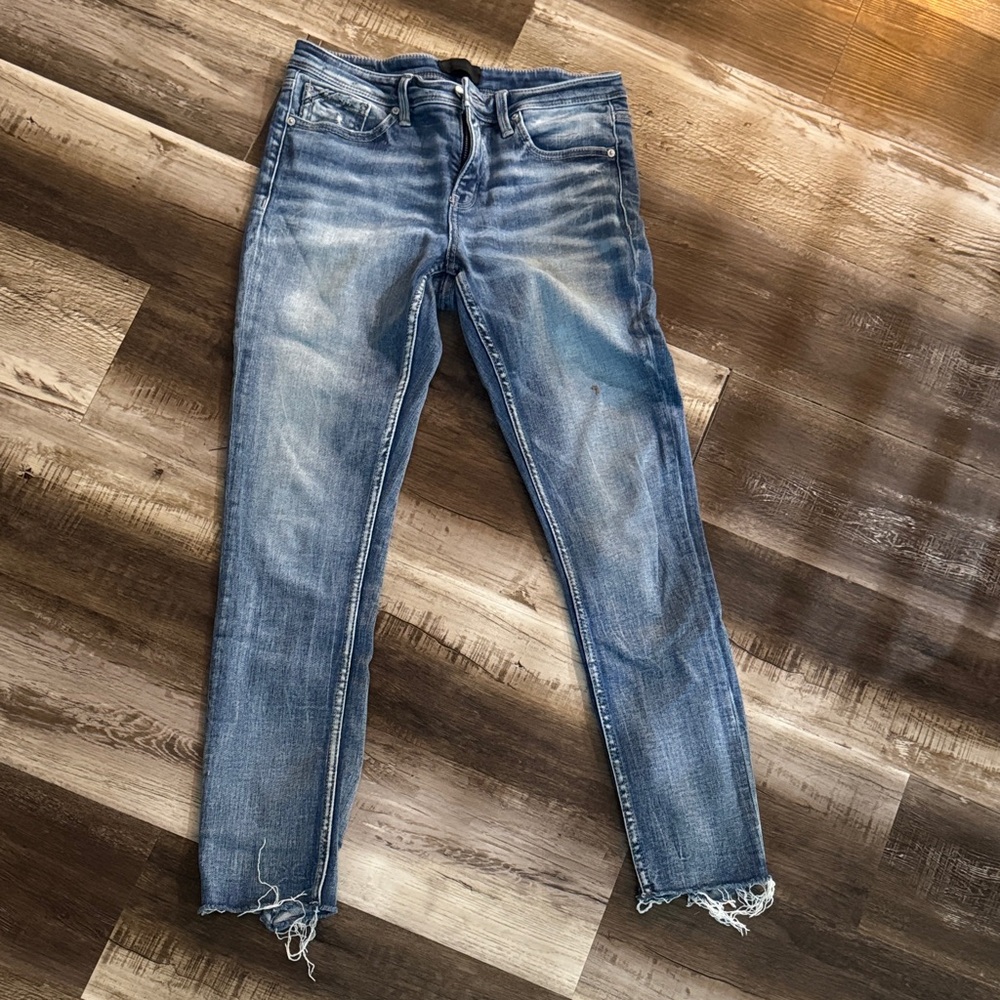 Buckle Women's Skinny Leg Jeans - Light Blue Wash